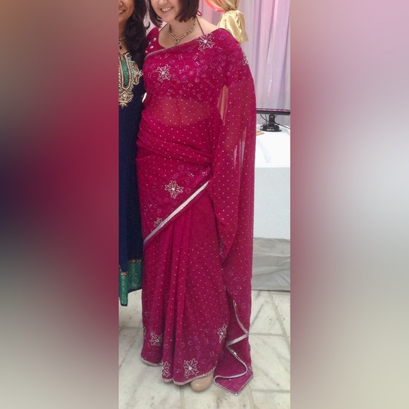 Beautiful Saree! - Picture 1 of 11